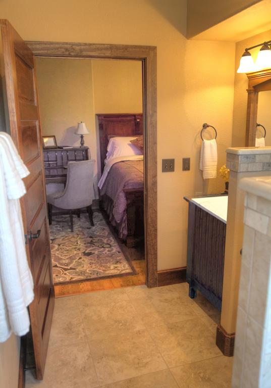 The Thornton Inn Bed And Breakfast 알링턴 객실 사진
